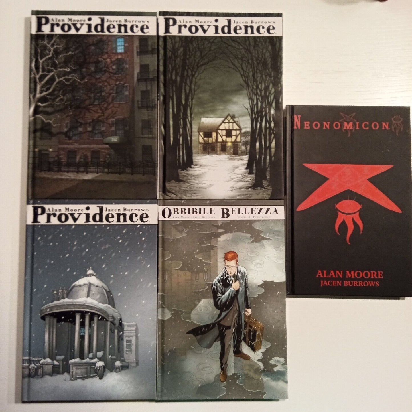 FV- COFANETTO 5 VOLUMI PROVIDENCE NEONOMICON - MOORE BURROWS - PANINI-- C- A24