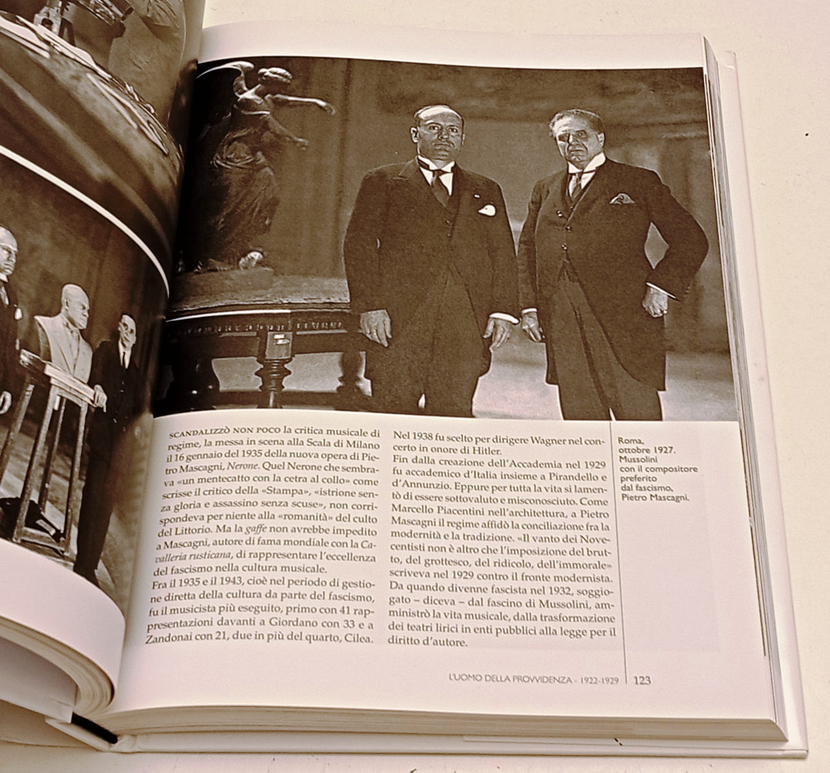 Dux Benito Mussolini biografia immagini- Pasquale Chessa- Mondadori Scie- ZFS303
