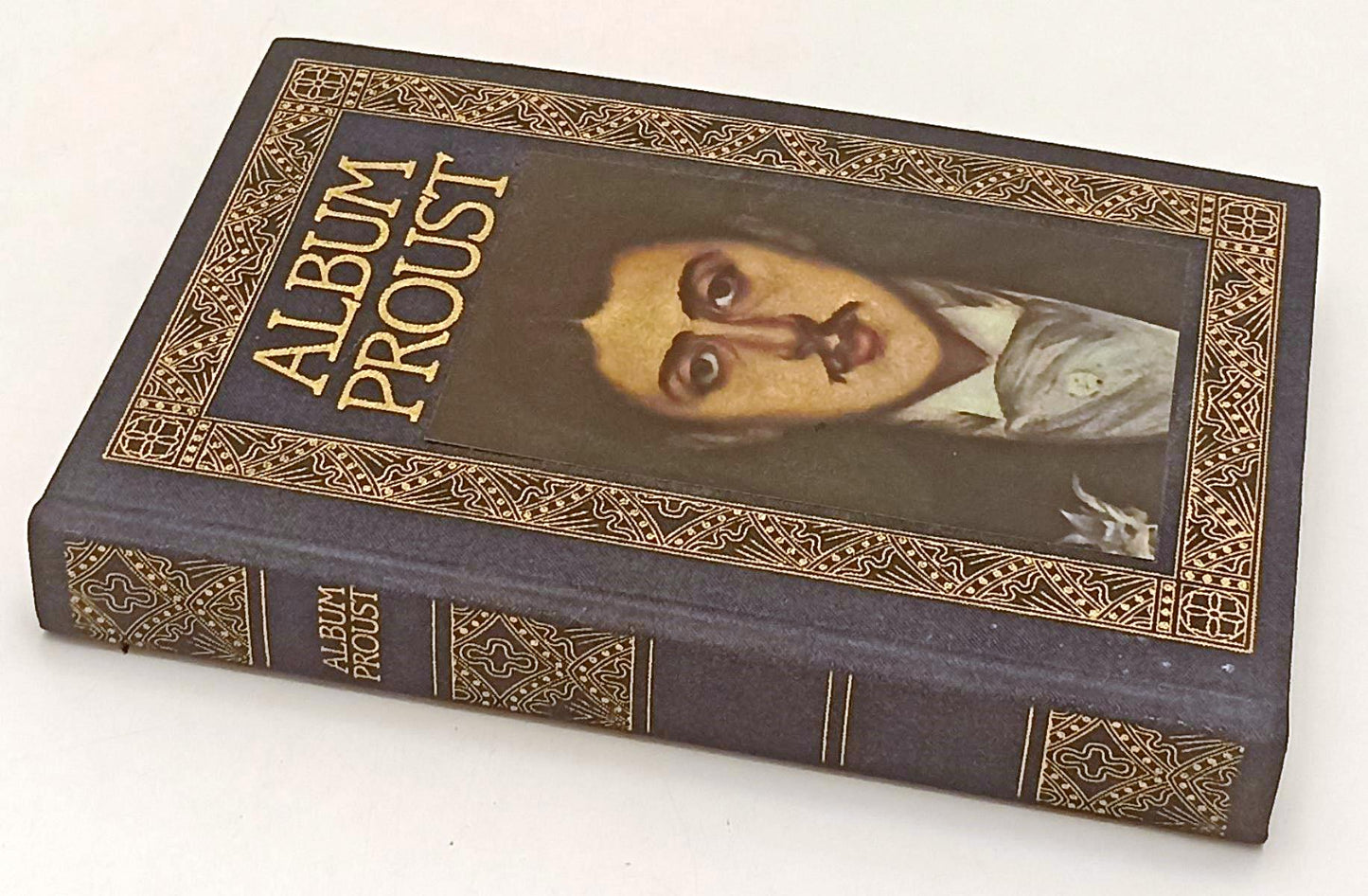 LT- ALBUM PROUST ICONOGRAFIA ORDINATA E COMMENTATA -- CDE --- 1987 - C - YFS606