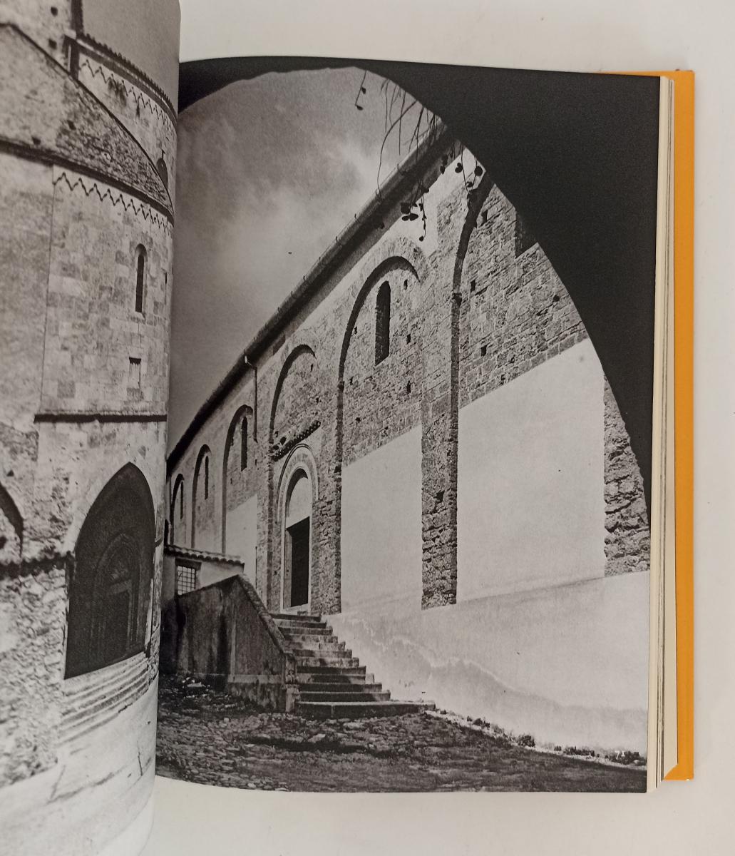 LT- ITALIA ROMANICA 9 LA BASILICATA CALABRIA - ZODIAQUE - JACA BOOK ---- CS- XFS