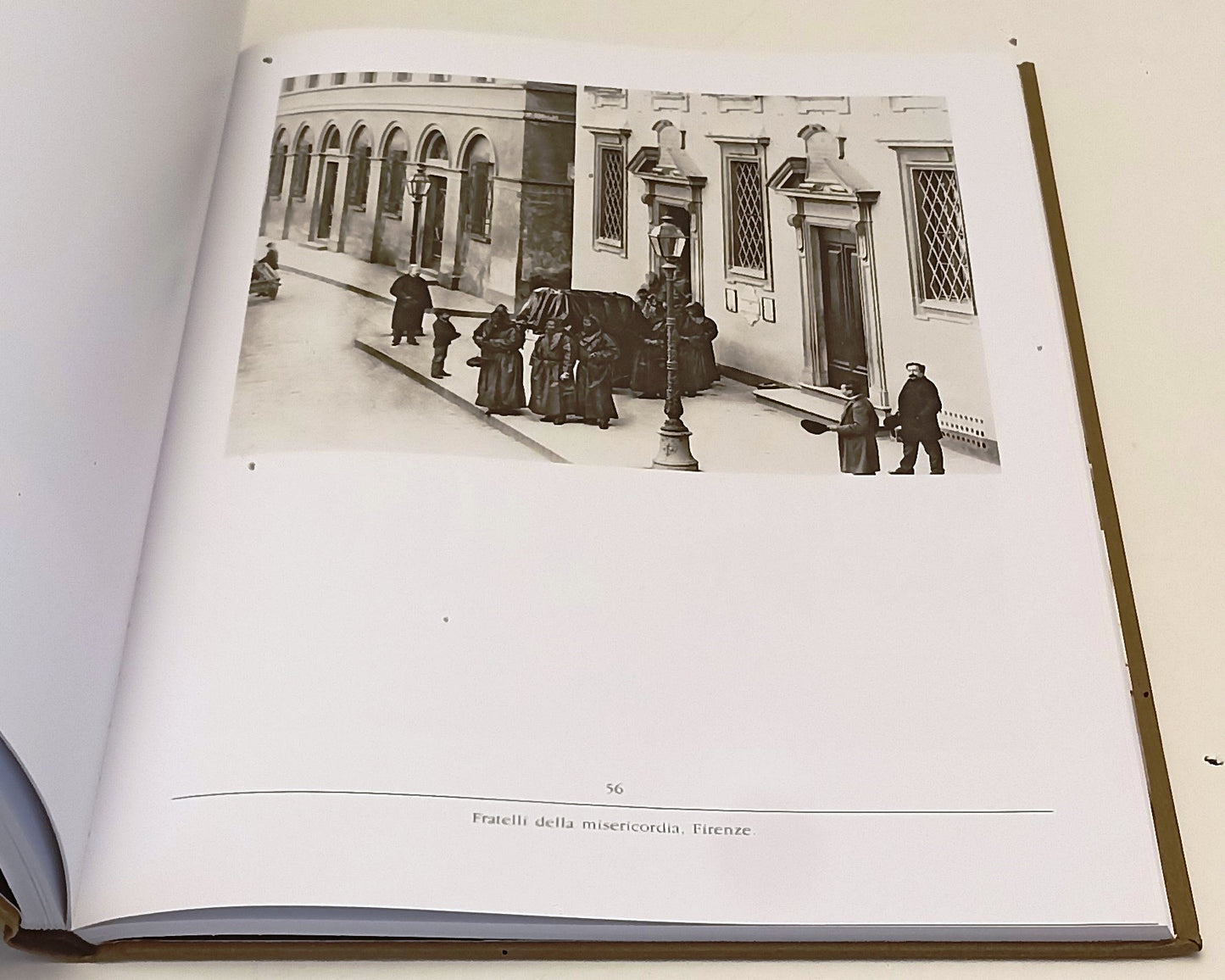 LT- LA MEDICINA ATTRAVERSO GLI ARCHIVI ALINARI - ESSEBIEMME - 2002 - C - ZFS319