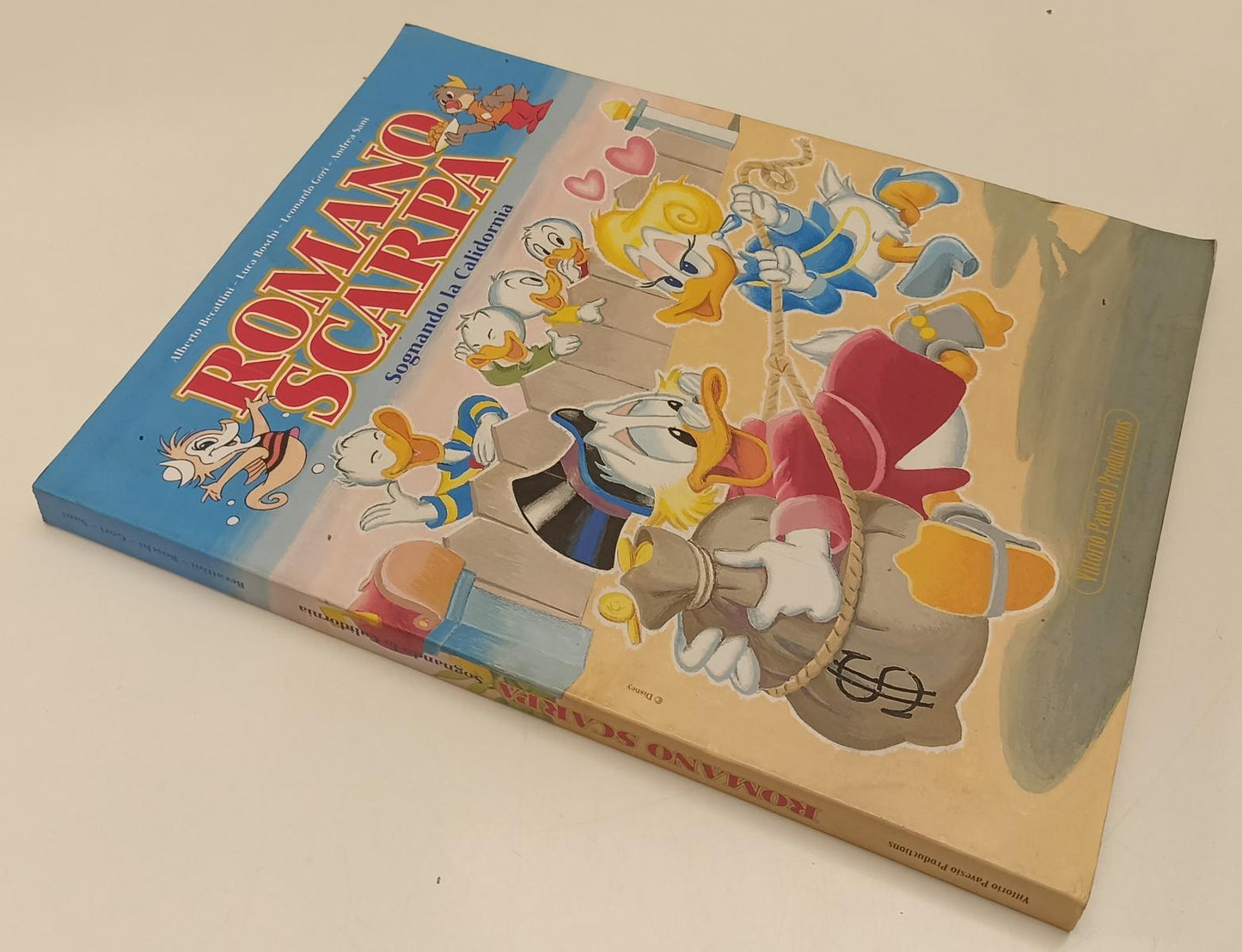 FD- ROMANO SCARPA SOGNANDO LA CALIFORNIA -- VITTORIO PAVESIO - 2001 - B - C24