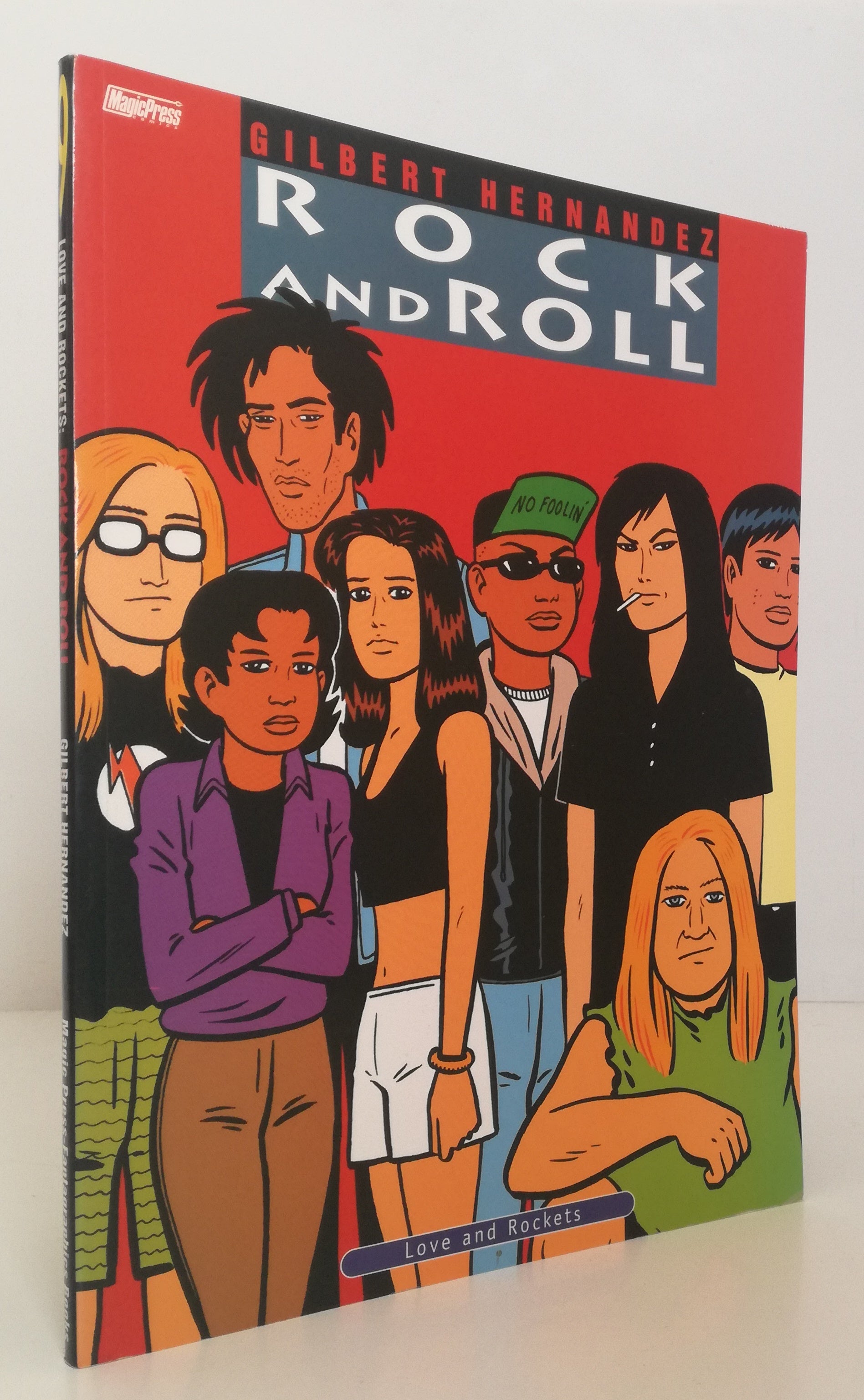FV- LOVE AND ROCKETS ROCK AND ROLL - GILBERT HERNANDEZ - MAGIC PRESS - B - VHX