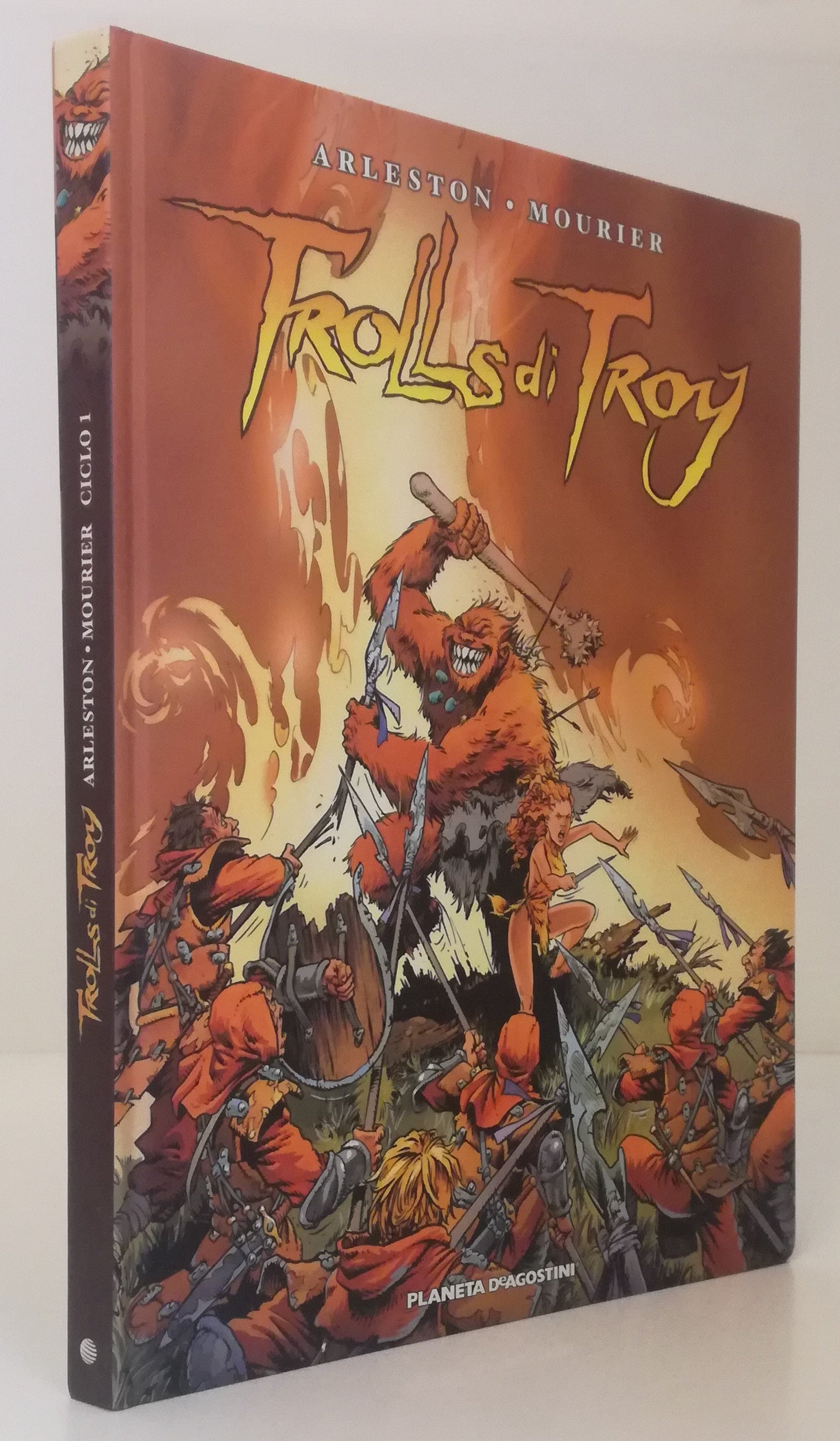 LN- TROLLS DI TROY CICLO 1 A FUMETTI - ARLESTON MOURIER- PLANETA--- 2009- C- VHX