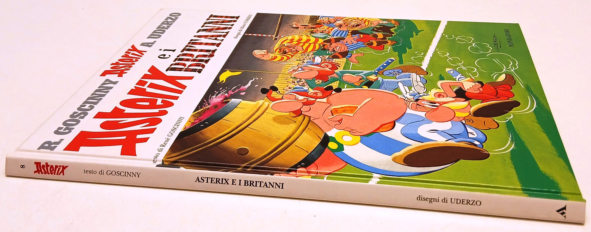 FC- ASTERIX E I BRITANNI VOLUME 8 - GOSCINNY UDERZO - MONDADORI -- C - M25