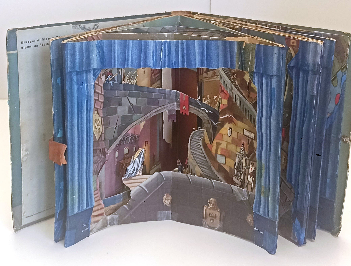 LB- LA BELLA ADDORMENTATA NEL BOSCO- disegni ZAMPINI- LIBROTEATRO HOEPLI- YFS699