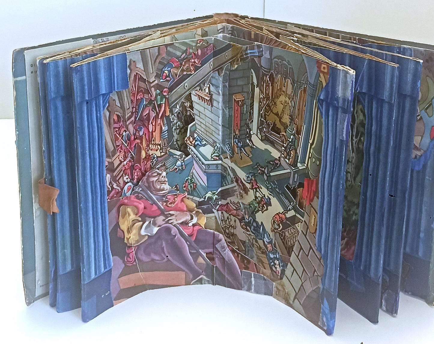 LB- LA BELLA ADDORMENTATA NEL BOSCO- disegni ZAMPINI- LIBROTEATRO HOEPLI- YFS699