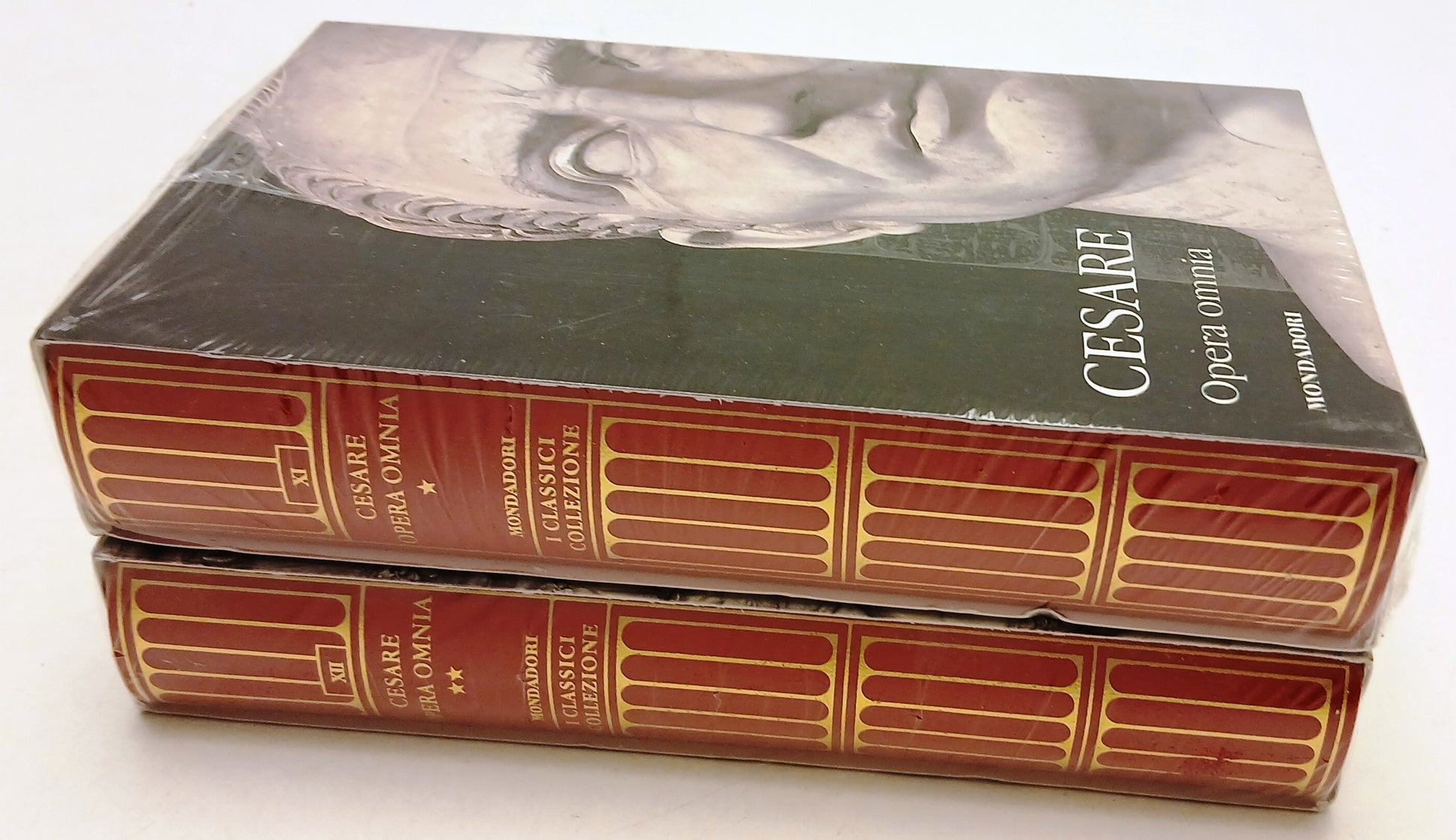 LN- OPERA OMNIA 2 VOLUMI- CESARE- MONDADORI TV SEC- CLASSICI GRECI LATINI- C-XFS