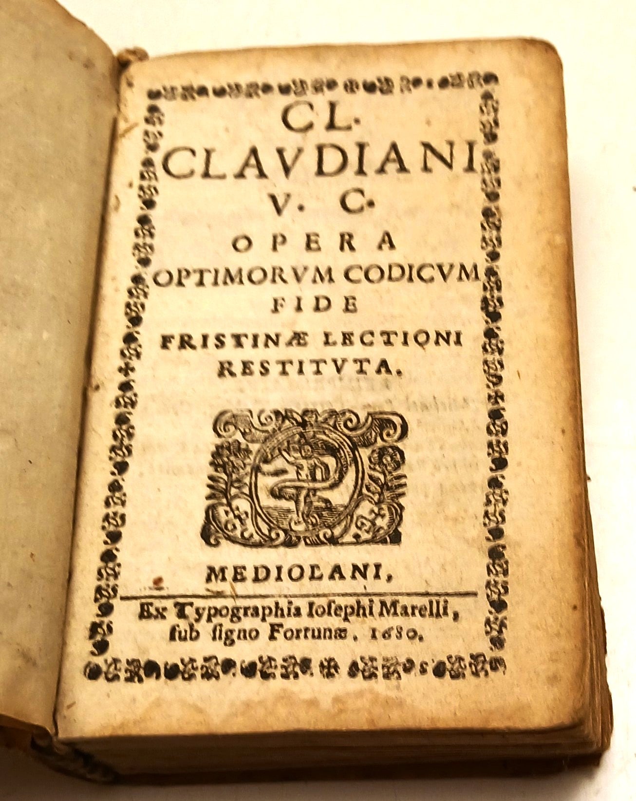 Opera optimorum codicum fide- Claudiani- Josephi Marelli- 1680 seicentina- XFS47
