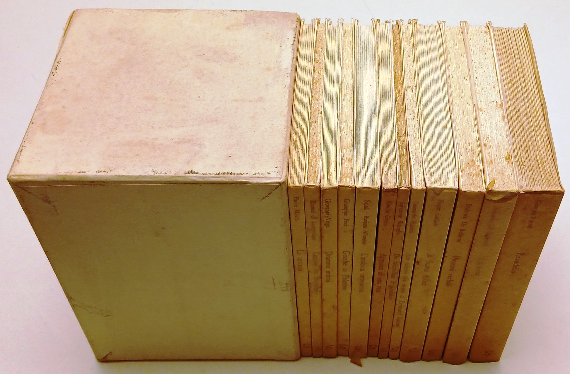 Cofanetto 12 volumi- Sciascia Verga - Omaggio Cassa Risparmio Sicilia- Sellerio- XFS