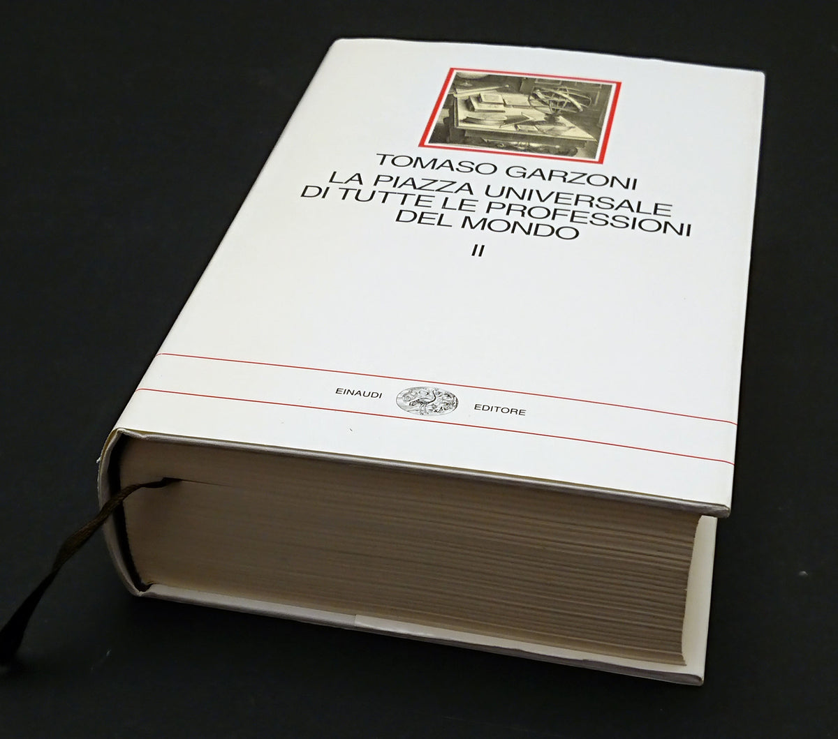 La piazza universale- Garzoni- Einaudi I Millenni- 1a ed. ott-1996-cofanetto-XFS