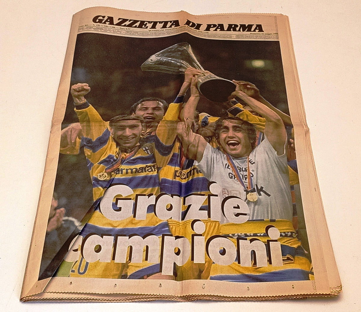 Gazzetta di Parma 16 maggio 1999 - Grazie Campioni - Coppa UEFA - RVSa1102