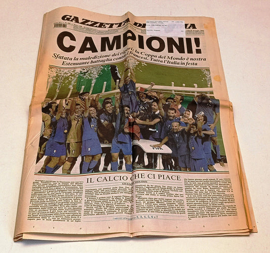 Gazzetta di Parma 10 luglio 2006 - Italia Campione del Mondo - RVSa1105