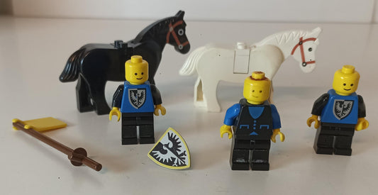 GG- LOTTO LEGO 6074 CAVALLI MINIFIGURE OMINI BANDIERINE - LGGPP17