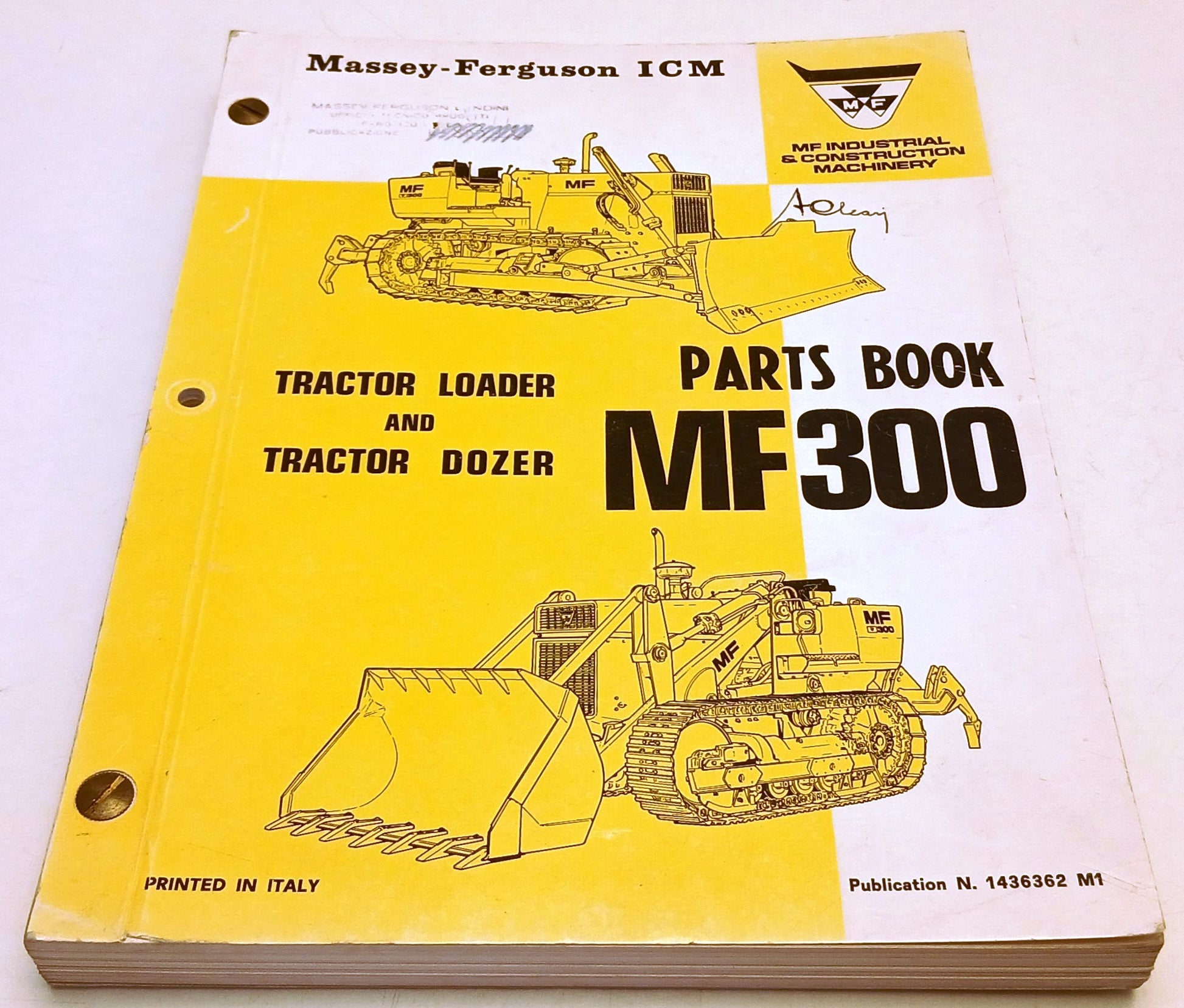 Trattore Loader Dozer MF300 Parts Books Ricambi - Massey Ferguson - 1969- YFS831