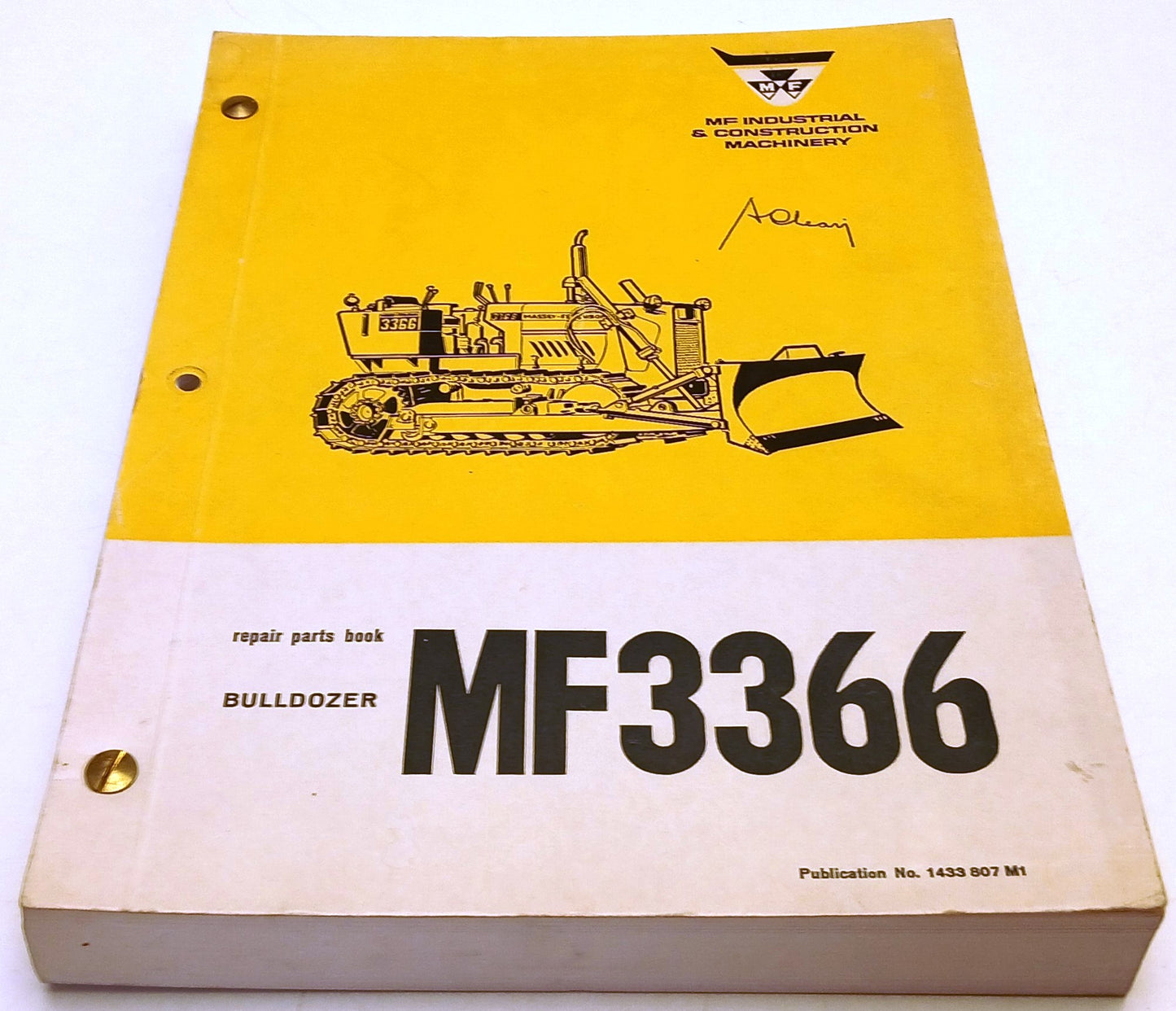 Bulldozer MF3366 Repair parts book Parti Ricambio- Massey Ferguson- 1967- YFS831