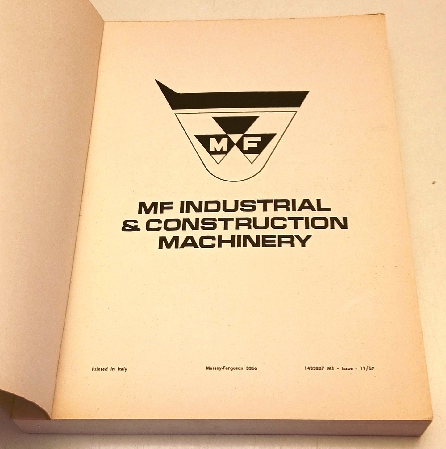 Bulldozer MF3366 Repair parts book Parti Ricambio- Massey Ferguson- 1967- YFS831