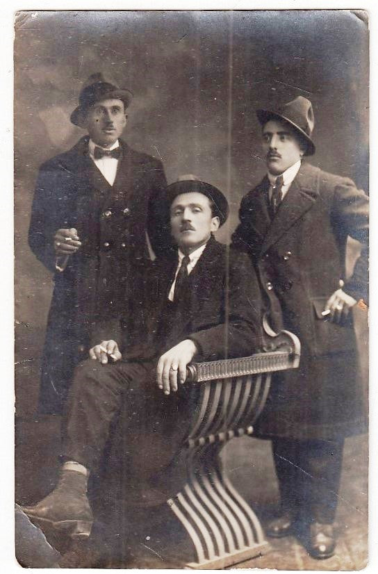 CV- CARTOLINA POSTALE - FOTO D'EPOCA - SOGGETTO MASCHILE IN POSA - RVSz52