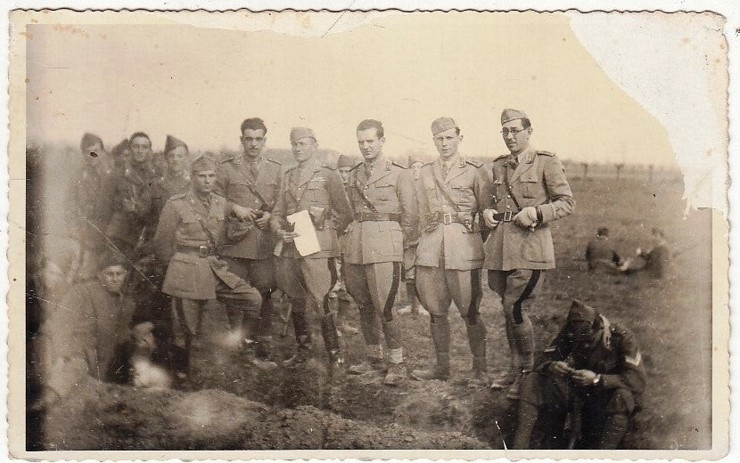 CV- CARTOLINA POSTALE - FOTO D'EPOCA - SOLDATI IN TRINCEA WWII - RVSz66