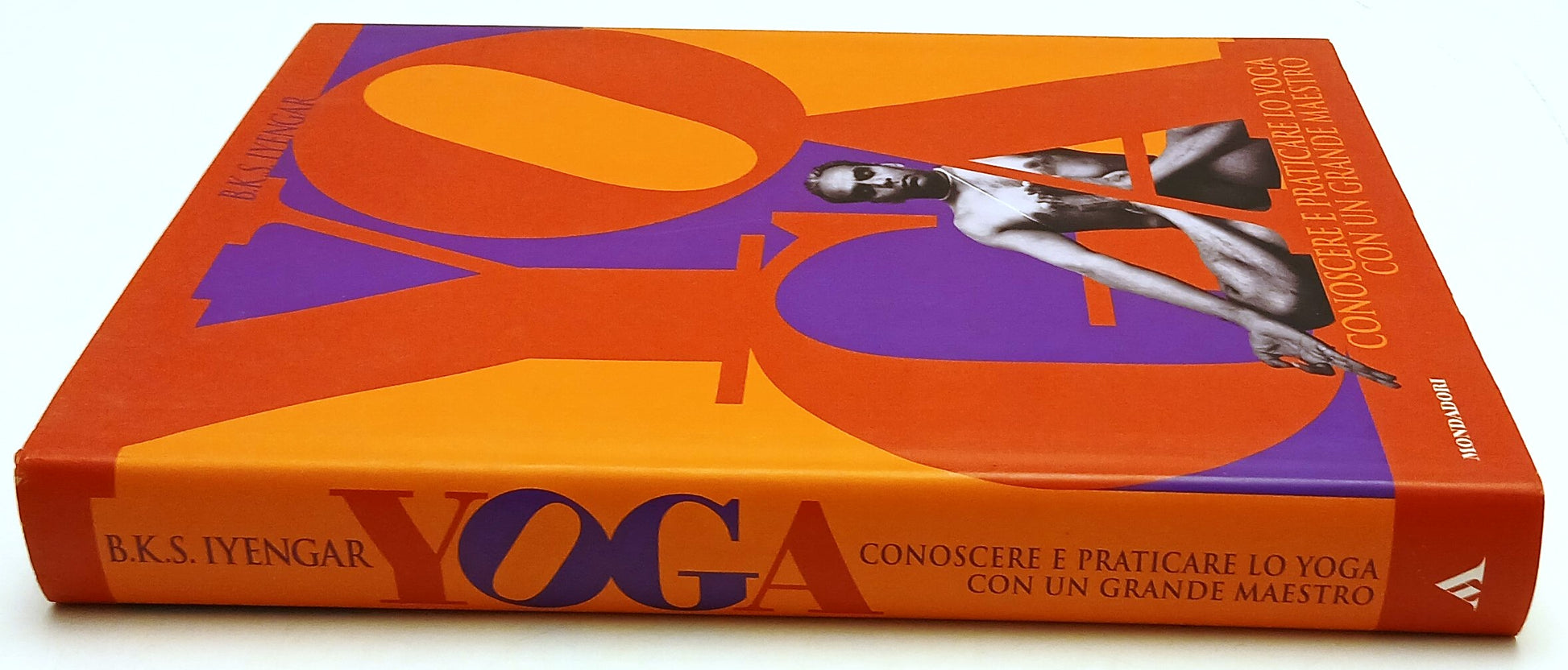 Yoga Conoscere e praticare con grande maestro- Iyengar- Mondadori- 1a ed.-YFS128