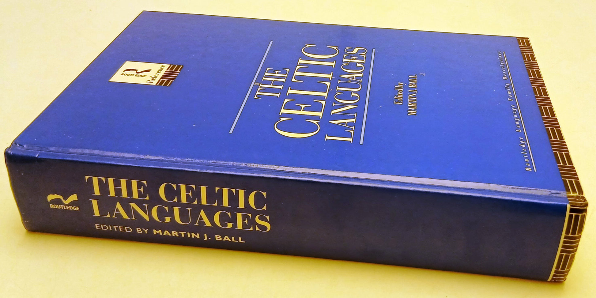 LZ- THE CELTIC LANGUAGES - MARTIN J. BALL - ROUTLEDGE --- 1993- C- ZFS61