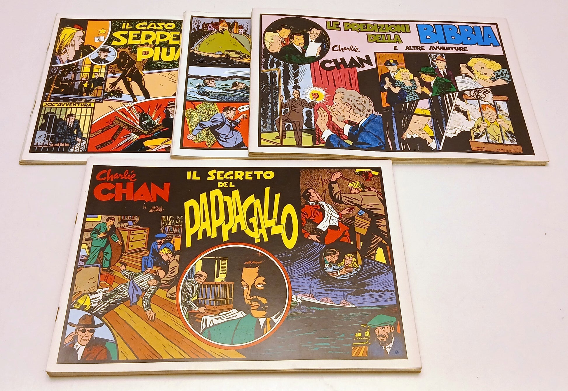 Charlie Chan Ispettore Wade Birck Bradford lotto 21 albi - anastatica - Z25