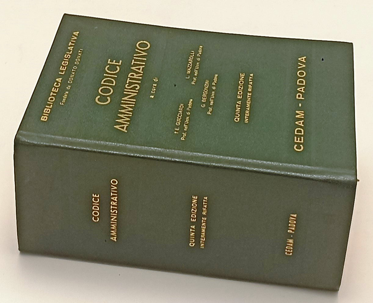 LZ- CODICE AMMINISTRATIVO- GUICCIARDI MAZZAROLLI- CEDAM-- 5a ED.- 1977- C- ZFS11