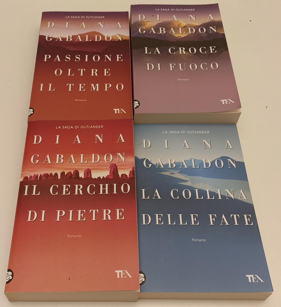LF- LA SAGA DI OUTLANDER 4 VOLUMI CROCE FUOCO - DIANA GABALDONI- TEA---- B- XFS