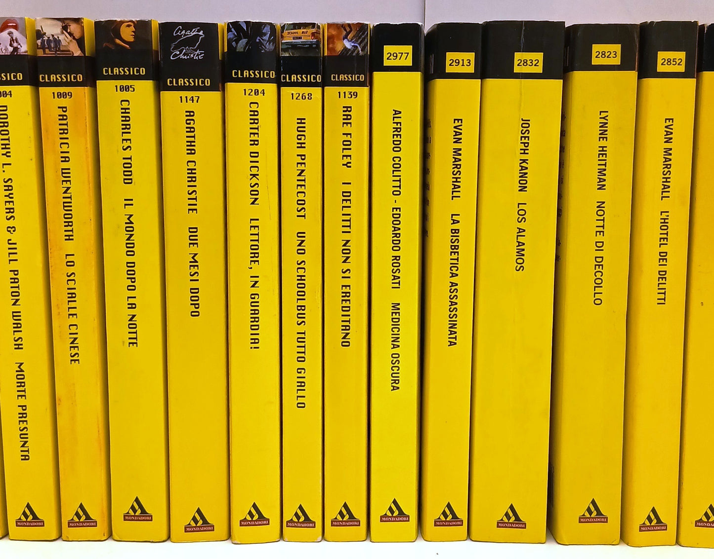 LG- LOTTO GIALLI MONDADORI aa.vv.  40 VOLUMI OFFERTA - B - BLCP10