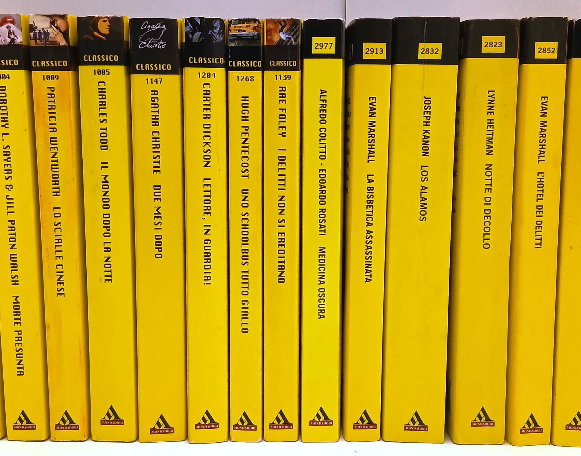 LG- LOTTO GIALLI MONDADORI aa.vv.  40 VOLUMI OFFERTA - B - BLCP10