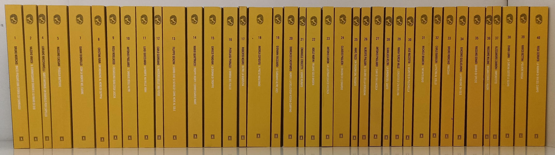 LN- NOIR ITALIA LOTTO 38 VOLUMI LIBRI GIALLI -- SOLE 24 ORE --- 2013 - B- BLCG19