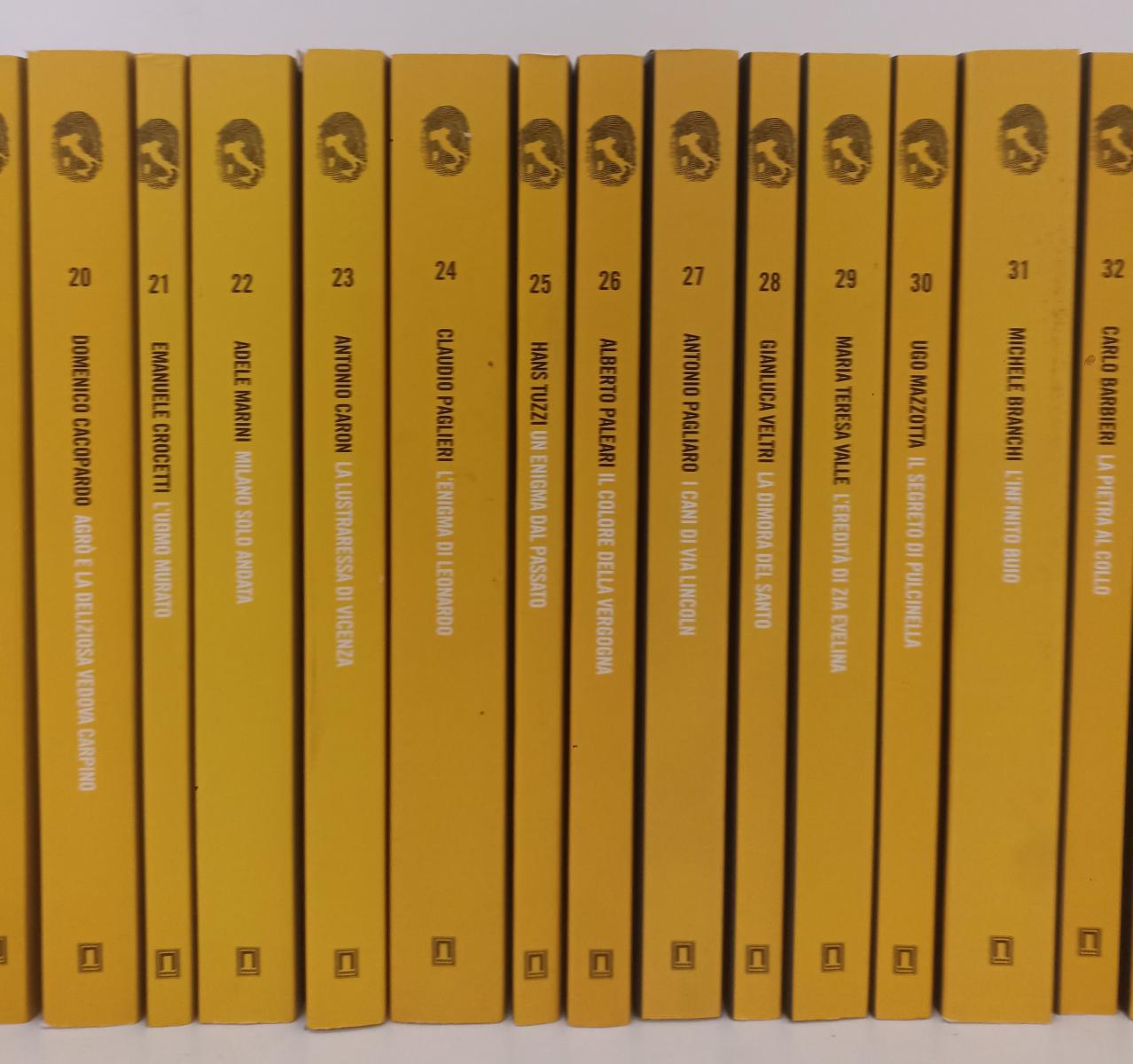 LN- NOIR ITALIA LOTTO 38 VOLUMI LIBRI GIALLI -- SOLE 24 ORE --- 2013 - B- BLCG19