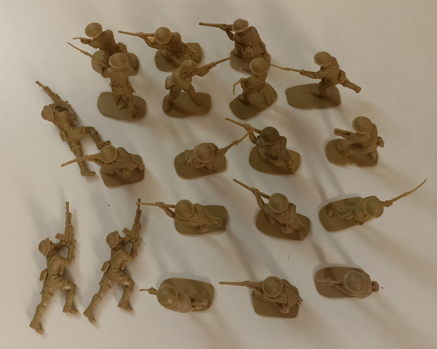 GG- LOTTO 20 SOLDATINI FIGURE in plastica rigida - GTTS55
