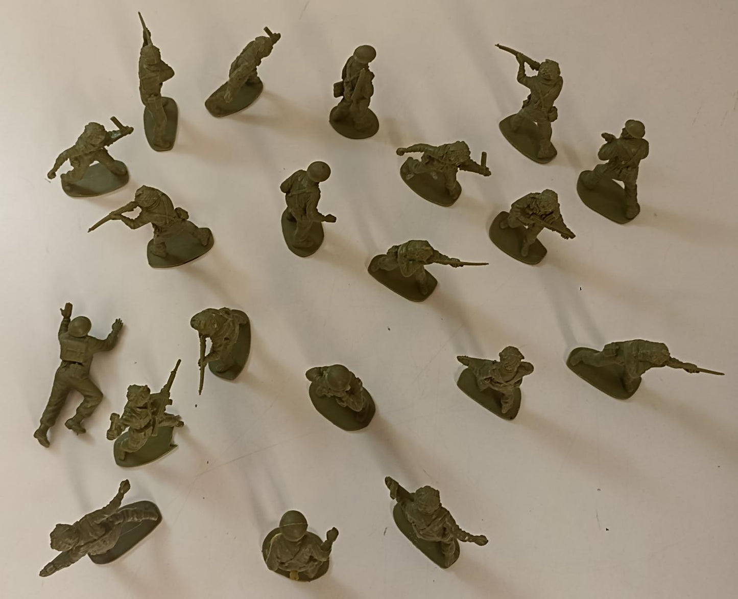 GG- LOTTO 20 SOLDATINI FIGURE in plastica rigida - GTTS56