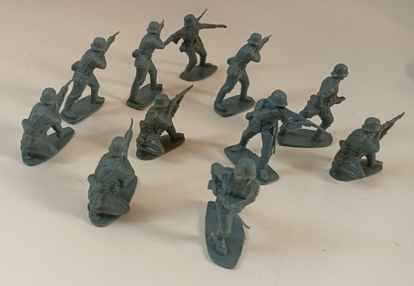 GG- LOTTO 11 SOLDATINI FIGURE in plastica rigida - GTTS57