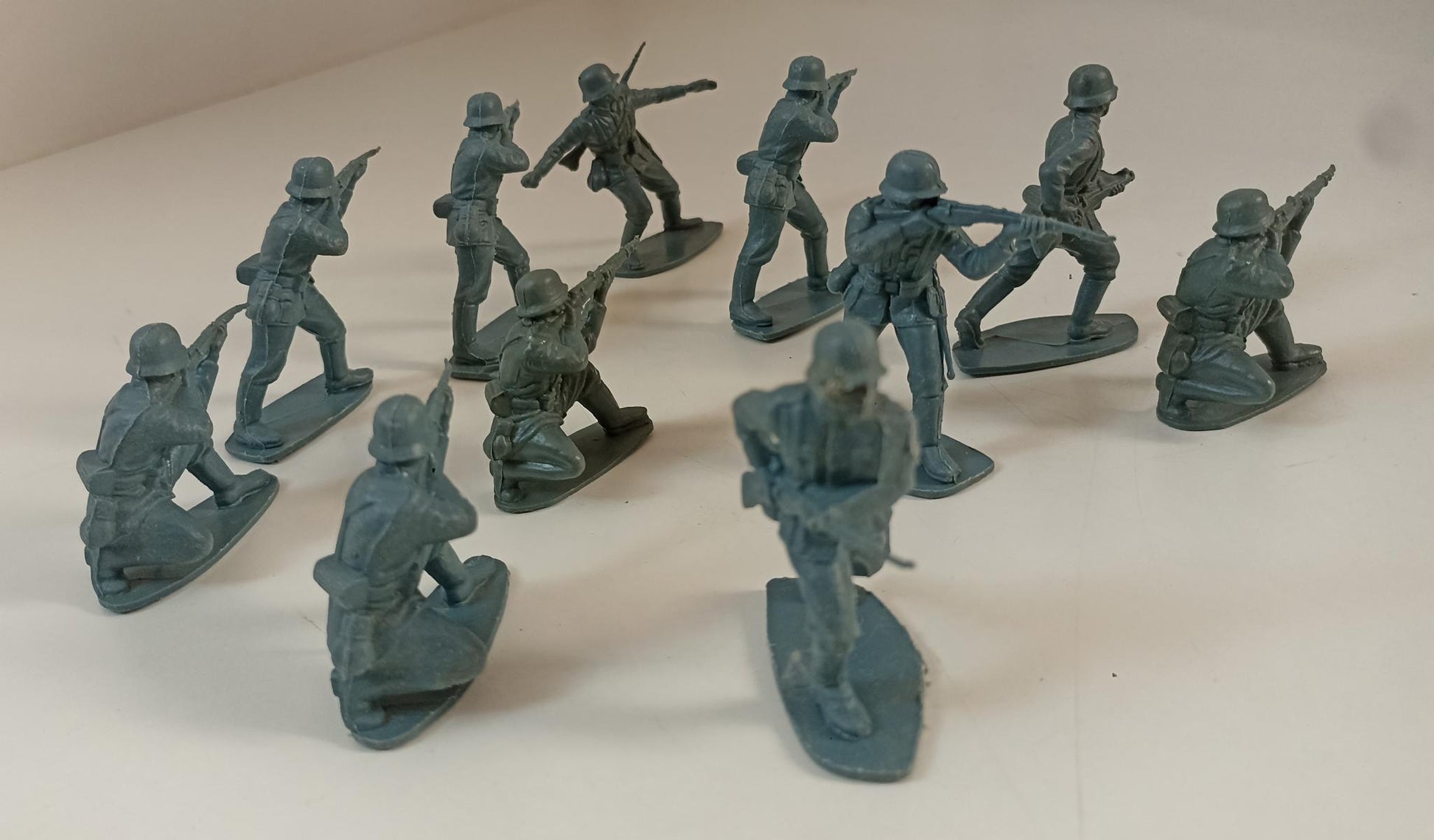 GG- LOTTO 11 SOLDATINI FIGURE in plastica rigida - GTTS57