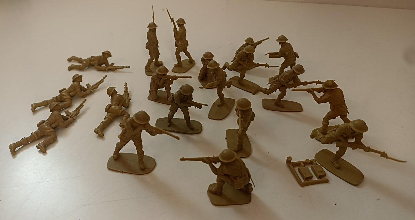 GG- LOTTO 19 SOLDATINI FIGURE in plastica rigida - GTTS59