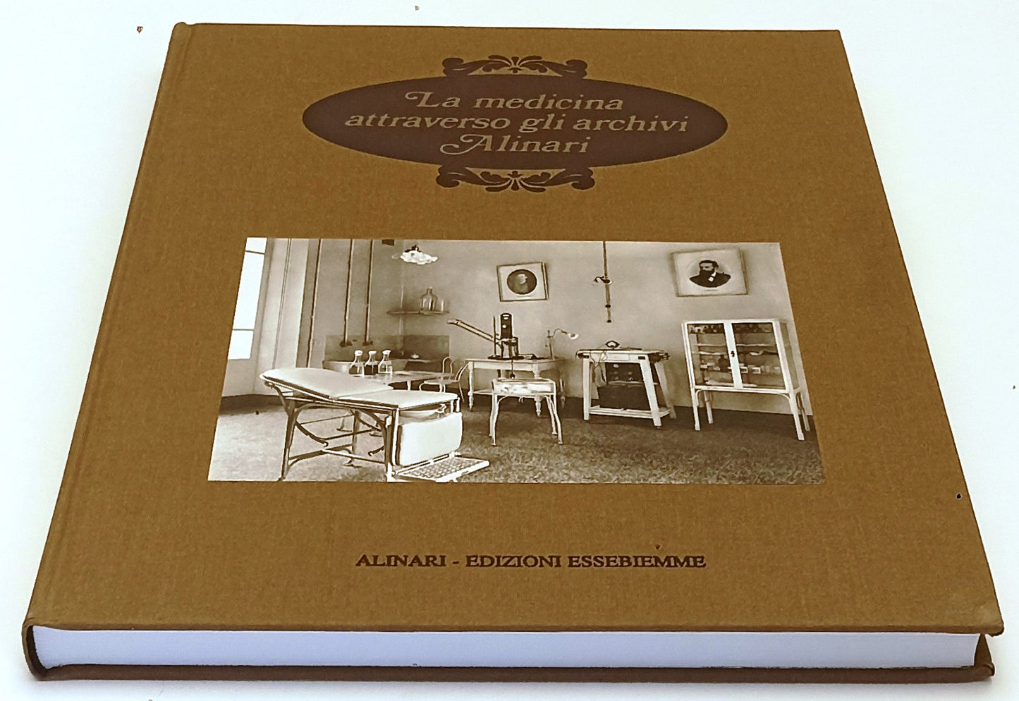 LT- LA MEDICINA ATTRAVERSO GLI ARCHIVI ALINARI - ESSEBIEMME - 2002 - C - ZFS319