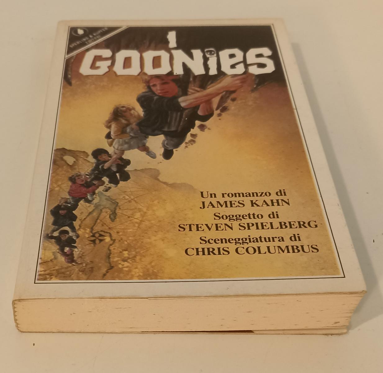 LF- I GOONIES - JAMES KAHN  - SPERLING --- 1985 - B - XFS127