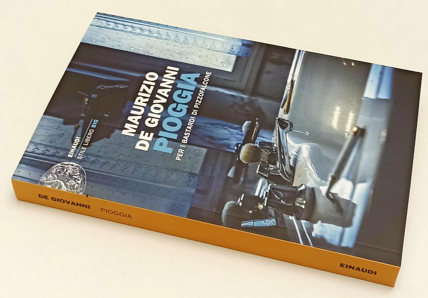 LN- PIOGGIA - MAURIZIO DE GIOVANNI - EINAUDI - STILE LIBERO BIG -- 2024- B- YPL6