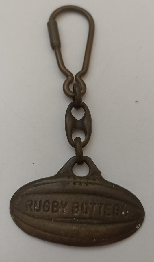 CV- PORTACHIAVI METALLO ANNI 70 RUGBY BOTTEGO PARMA- GTTS22