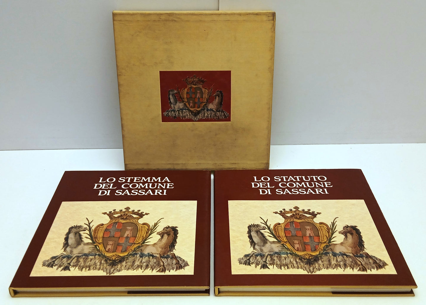 LZ- LO STATUTO + LO STEMMA DEL COMUNE DI SASSARI COFANETTO 2 VOLUMI 1992- YFS339