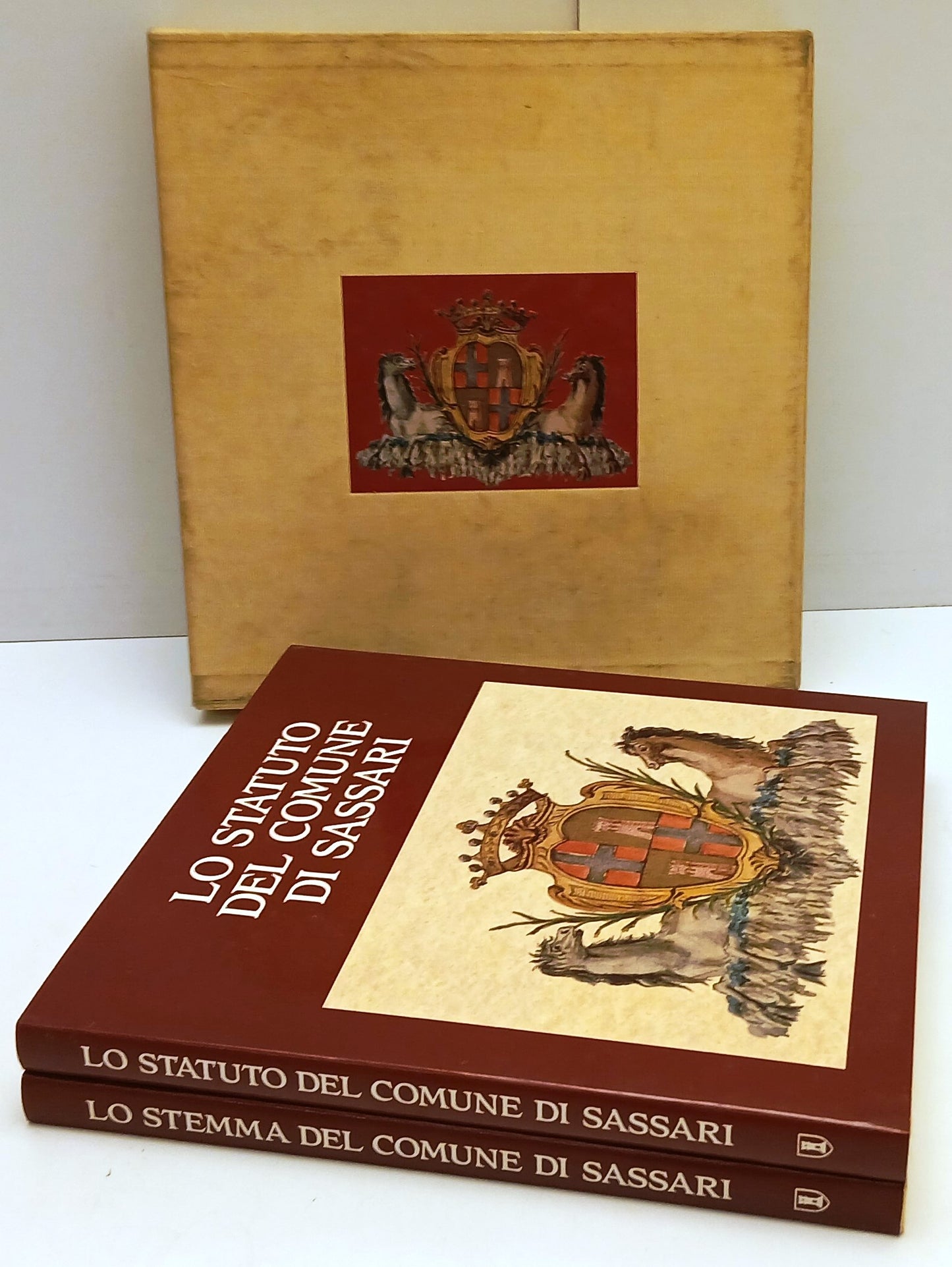 LZ- LO STATUTO + LO STEMMA DEL COMUNE DI SASSARI COFANETTO 2 VOLUMI 1992- YFS339