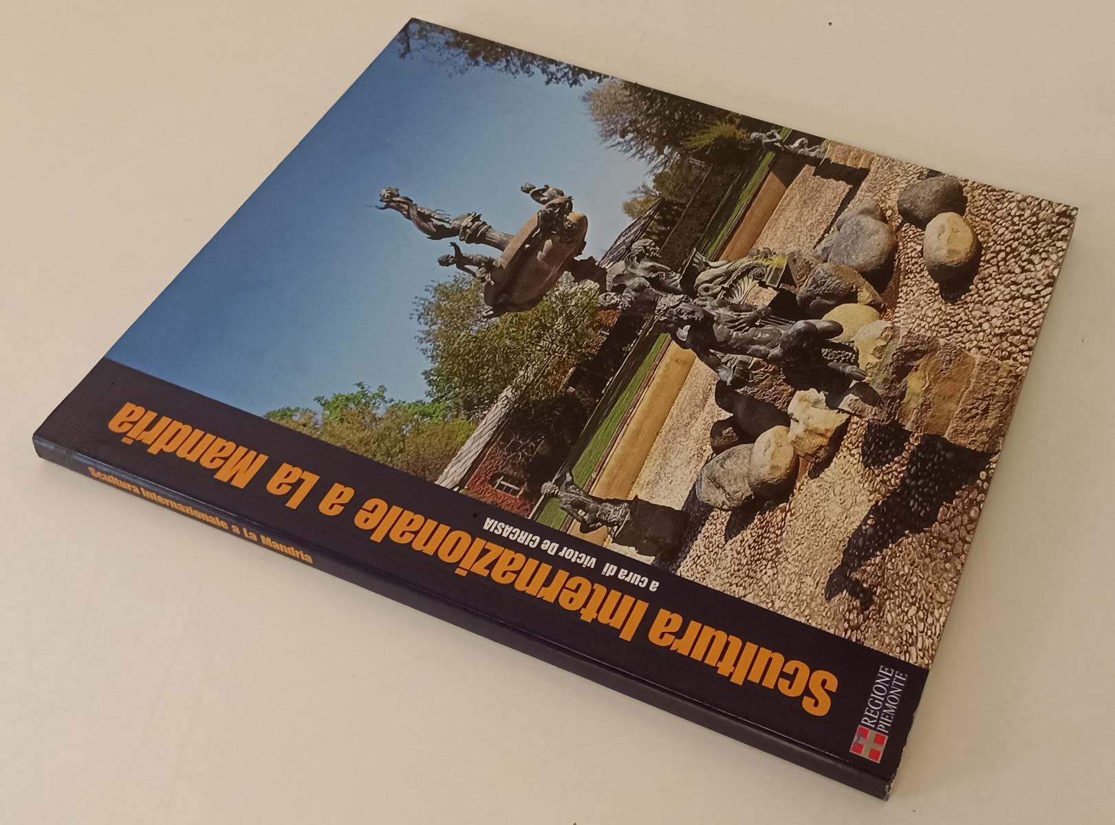 LT- SCULTURA INTERNAZIONALE A LA MANDRIA MOSTRA - DE CIRCASIA - 2002- B- XFS163