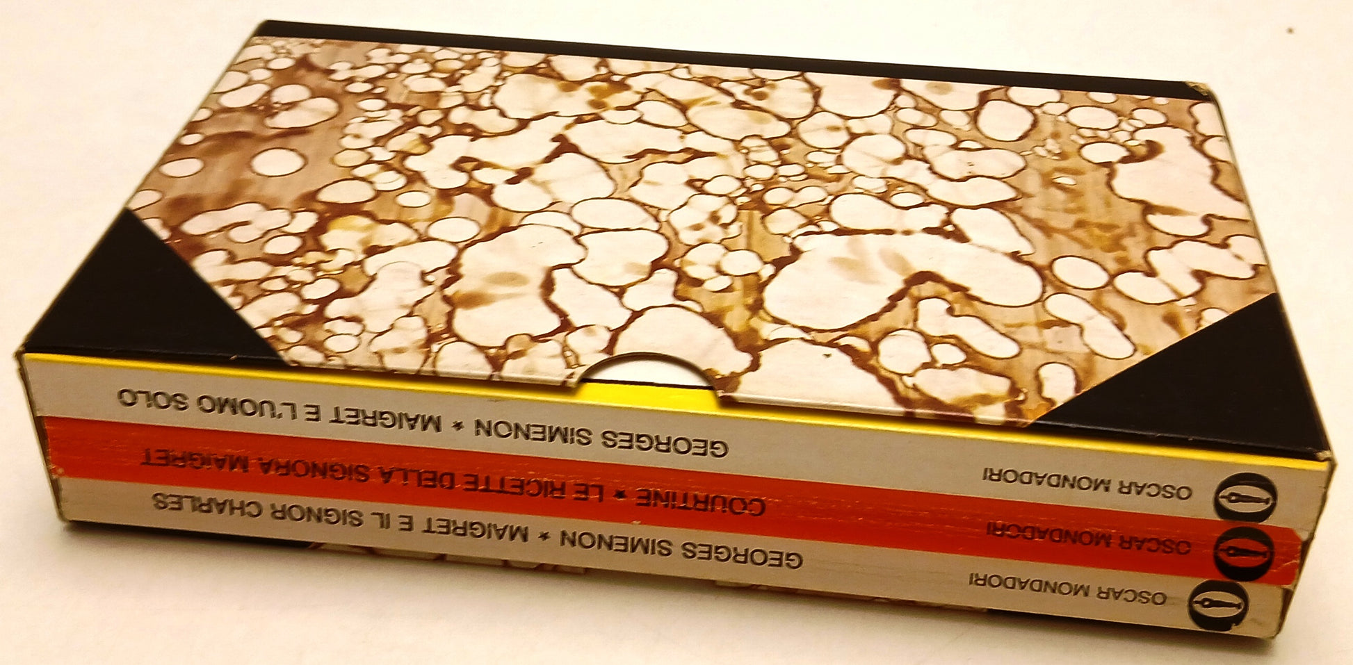 LG- MAIGRET COURTINE 3 VOLUMI- GEORGES SIMENON- MONDADORI- OSCAR- 1977- B- ZFS55