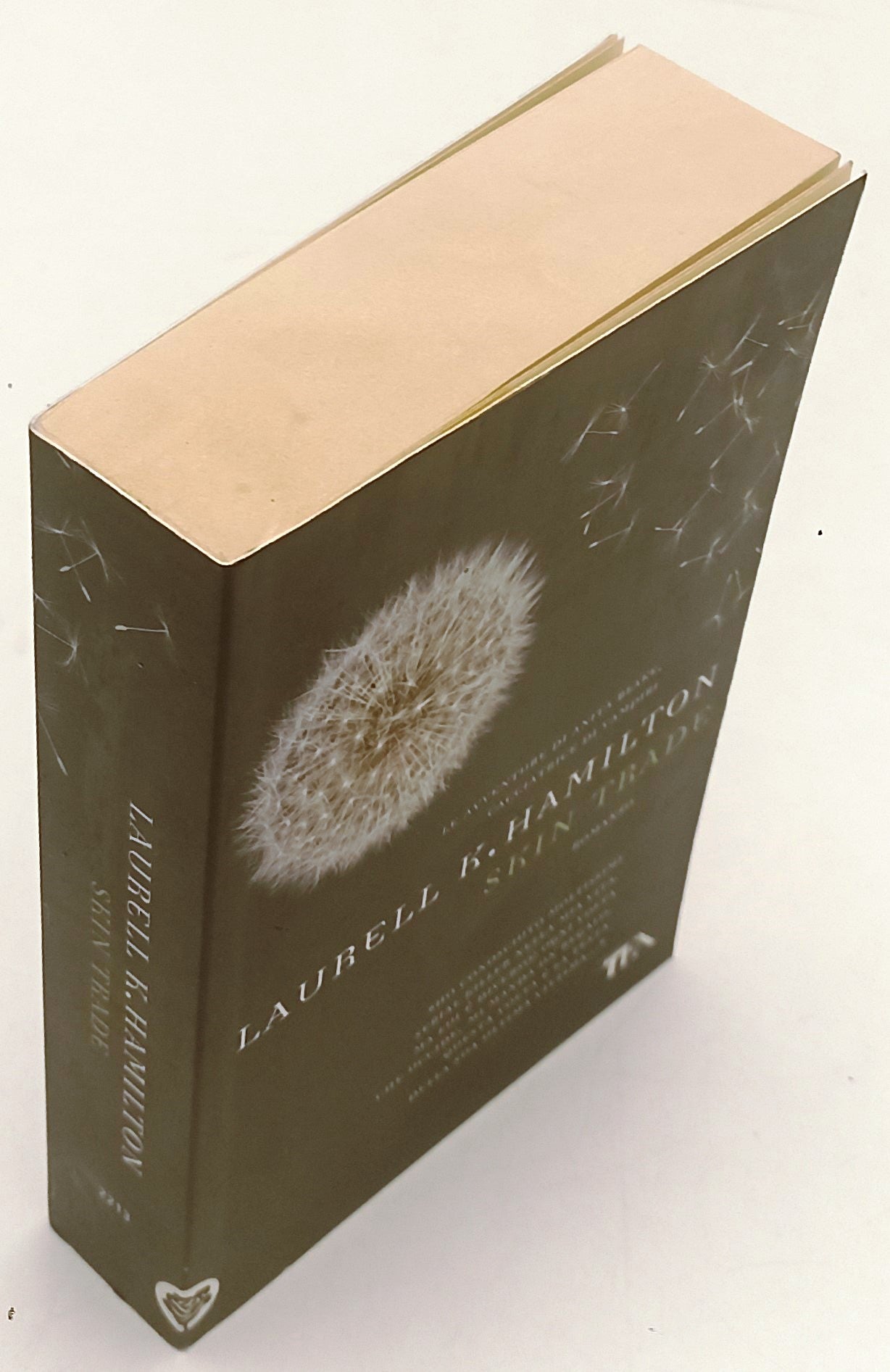 LG- SKIN TRADE - LAURELL K. HAMILTON - TEADUE --- 2015 - B - ZFS183