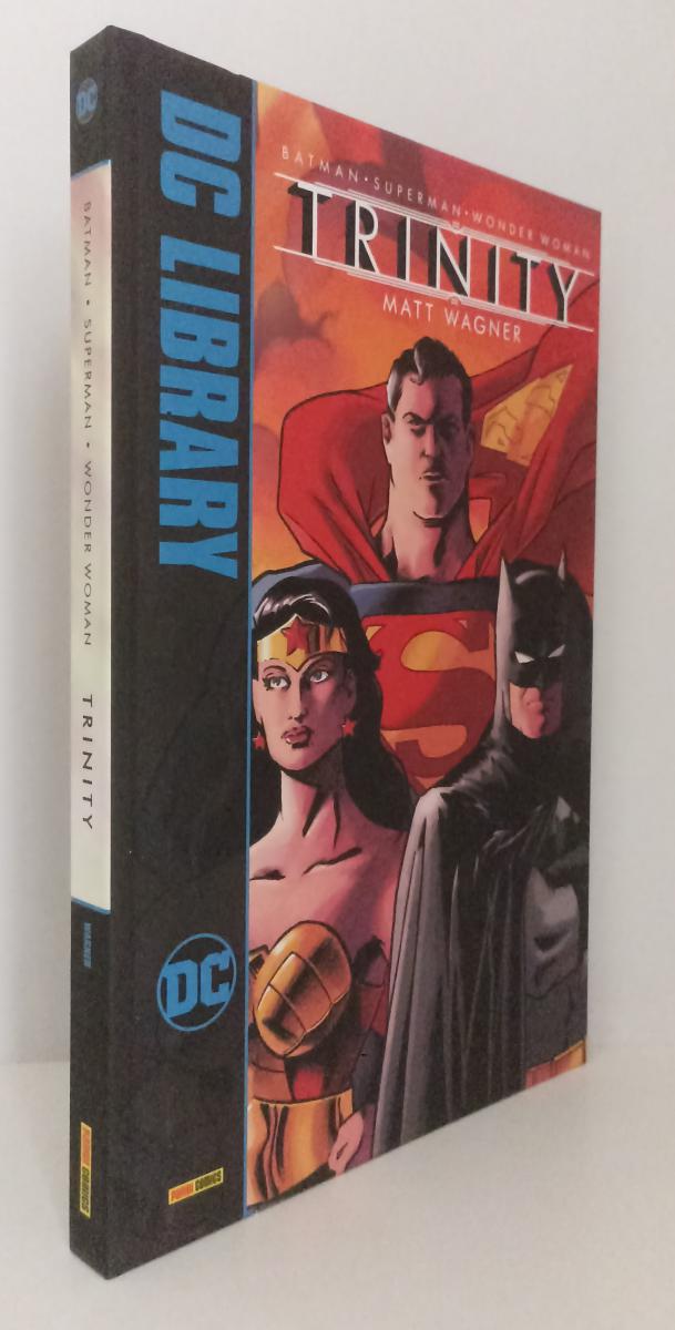 FV- BATMAN SUPERMAN WONDER WOMAN TRINITY- MATT WAGNER- PANINI DC LIBRARY- C- F23