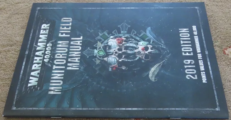 LZ- WARHAMMER 40.000 MUNITORUM FIELD MANUAL 2019 EDITION - GAMES WORKSHOP - L24