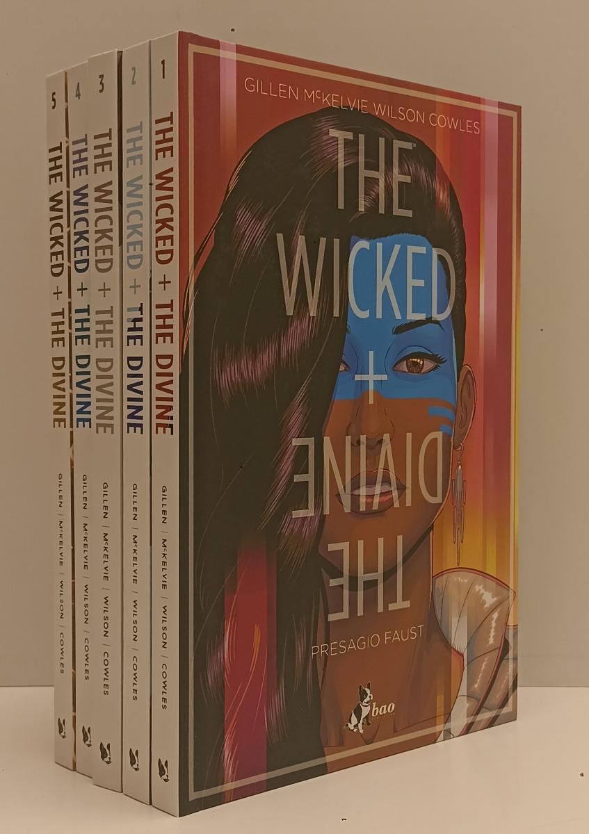 FV- THE WICKED + THE DIVINE 1/5 VOLUMI - McKELVIE COWLES - BAO -- C- A24